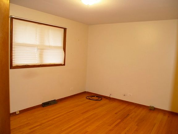 5th image of 15524 S Park Ave