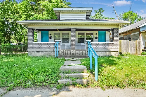 810 N Gladstone Ave Photo 1