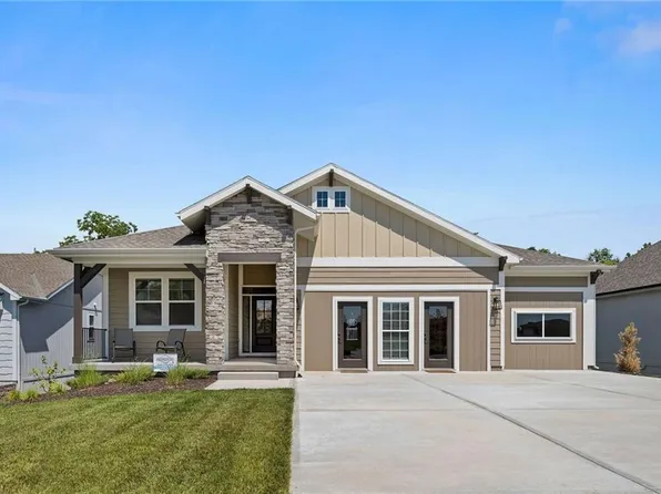 8511 Laramie St, De Soto, KS 66018