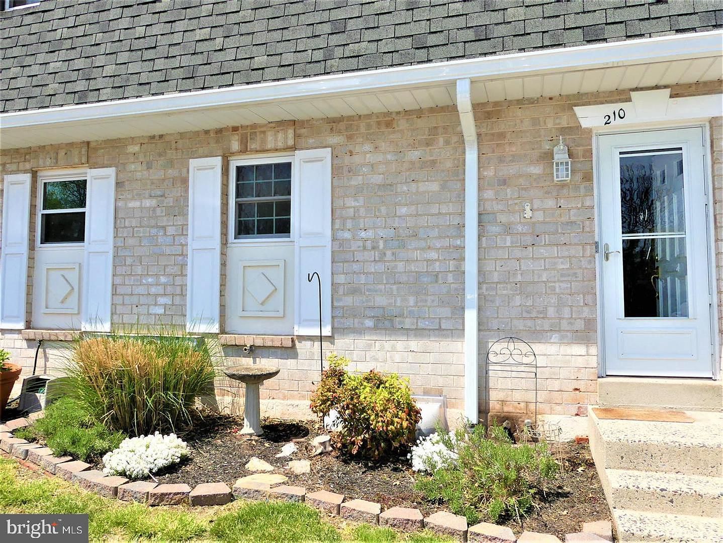 210 Village Ln, Pottstown, PA 19464 Zillow