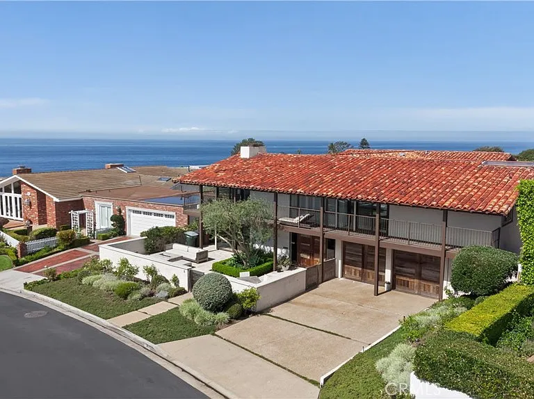 8 Monarch Bay Dr — Photo 2