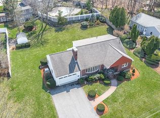 7 Hutchinson Rd, Winchester, MA 01890