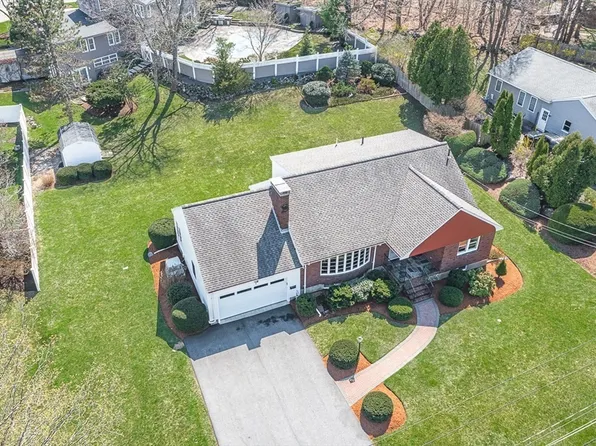 7 Hutchinson Rd, Winchester, MA 01890