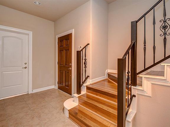 3rd image of 114 Heights Blvd Unit A