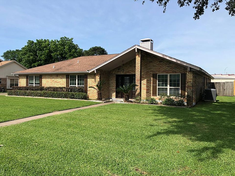 1st image of 1015 Louise Dr