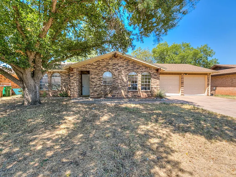 3846 Deerfield Rd — Photo 1