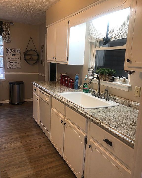 1st image of 1015 Ponderosa Ln