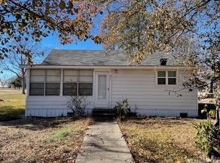 311 S Porter St, Almyra, AR 72003