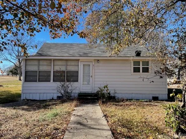 311 S Porter St, Almyra, AR 72003