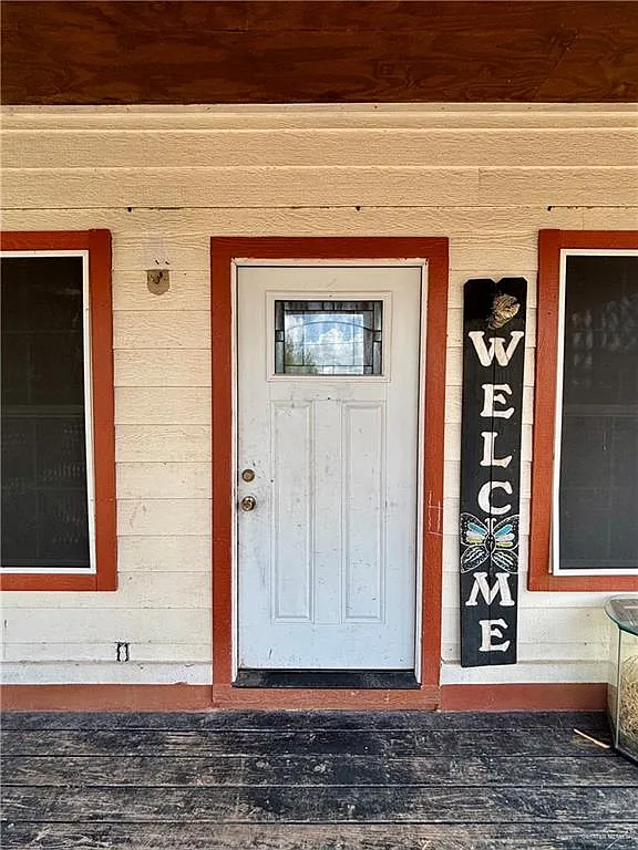 3 bed, 2.0 bath, 1176 sqft, $1,400 — Photo 2