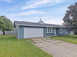 212 Red Bird St, Troy, IL 62294