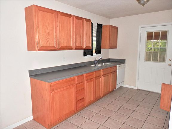 4th image of 1030 Helen Dr #A