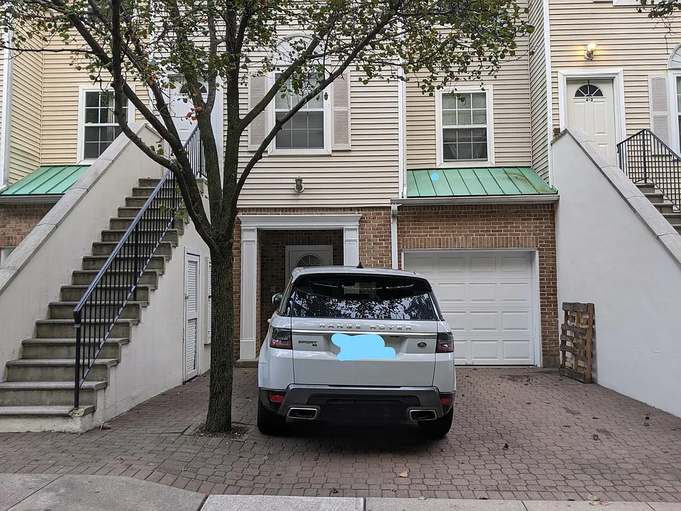 6 Bergen Ridge Rd #2