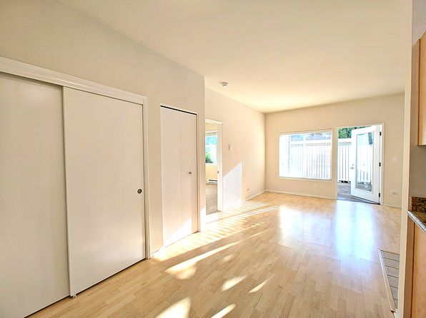59 Bayside Ct