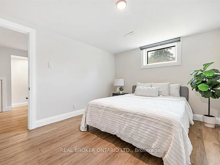 2061 Featherston Dr #2 — Photo 8