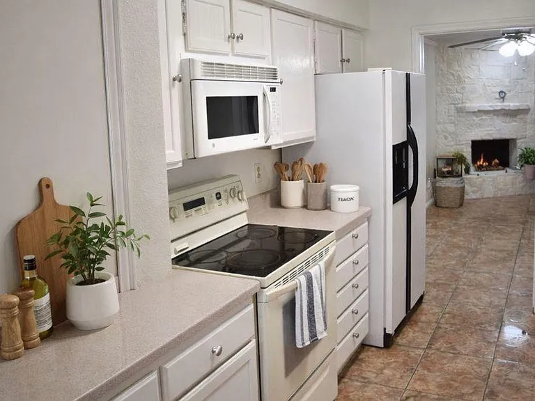 8351 Ariel St — Photo 3