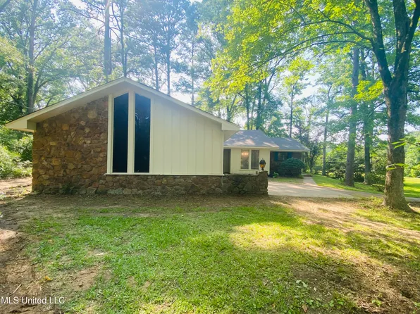763 S Springlake Cir, Terry, MS 39170