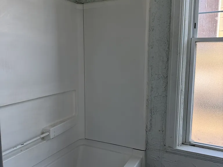 212-218 E 2nd St #1 — Photo 8