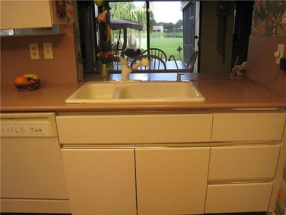 5th image of 373 E Wildwood Lane #373