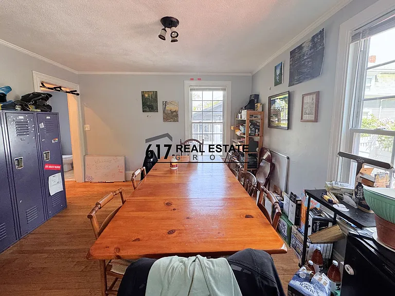 34 Brentwood St — Photo 16