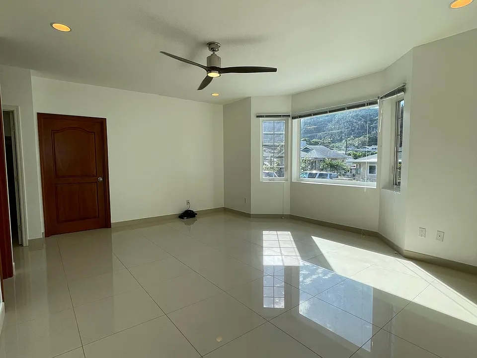 (Downstairs) Livingroom