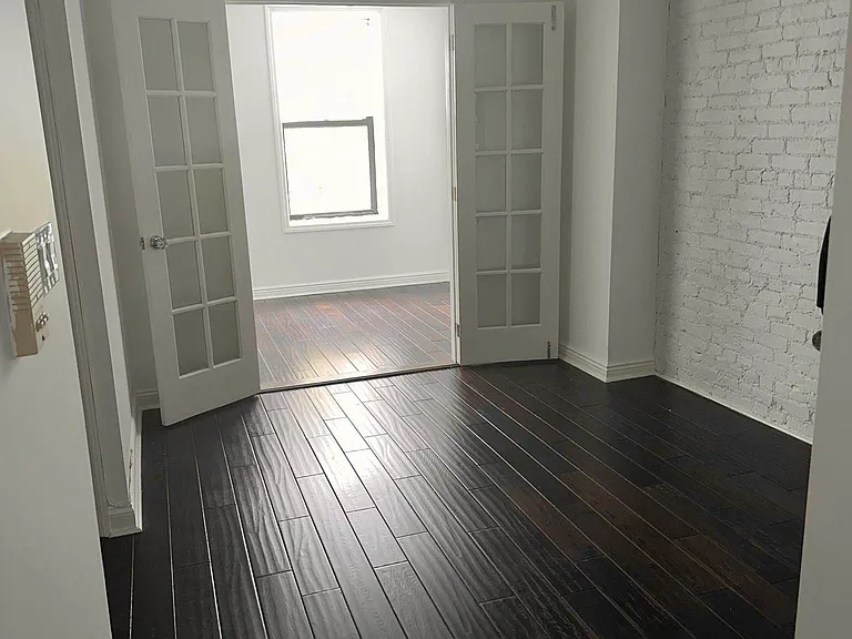 324 W 47th St #4C — Photo 6