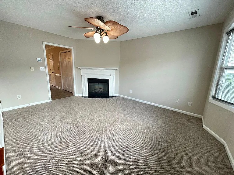 930 Spring Forest Rd #B4 — Photo 2
