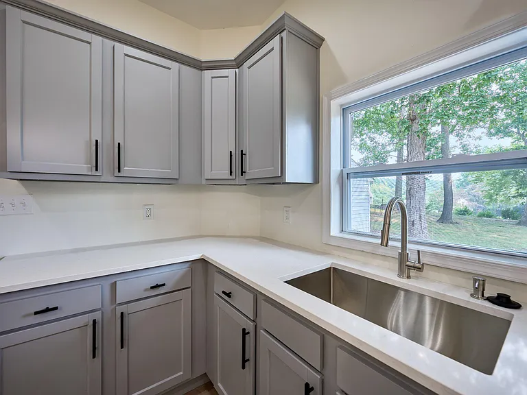2924 Gracefield Rd — Photo 42