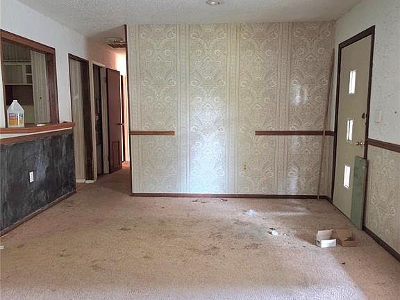 4th image of 328 Michael Ln