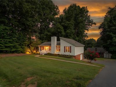 2201 Blue Stone Ln, Winston Salem, NC, 27107