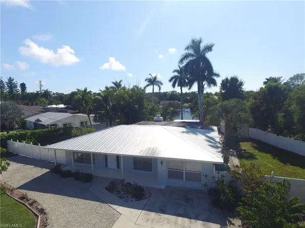 22 Constitution DR, NAPLES, FL 34112