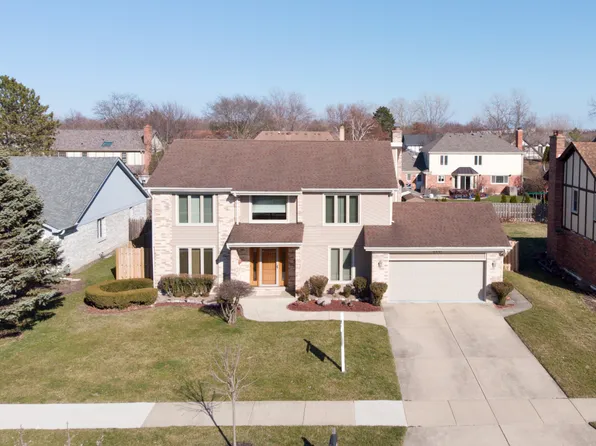 2247 Phillips Dr, Glenview, IL 60026