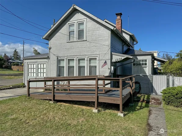 1206 S Peabody Street, Port Angeles, WA 98362