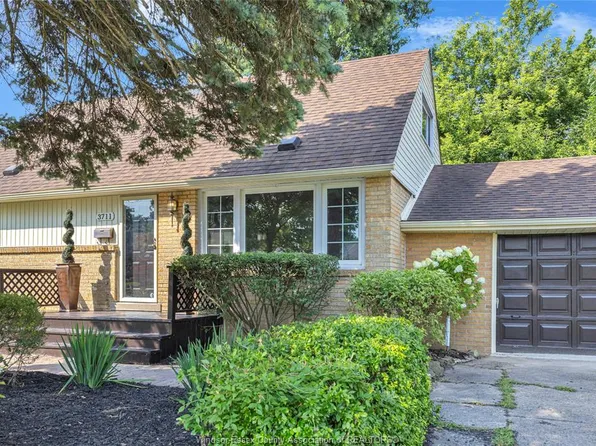 3711 Dandurand Ave, Windsor, ON N9E 2G4