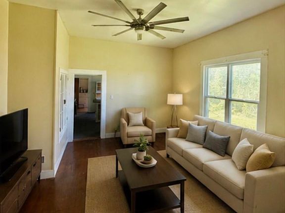 4th image of 6632 Harper Ln