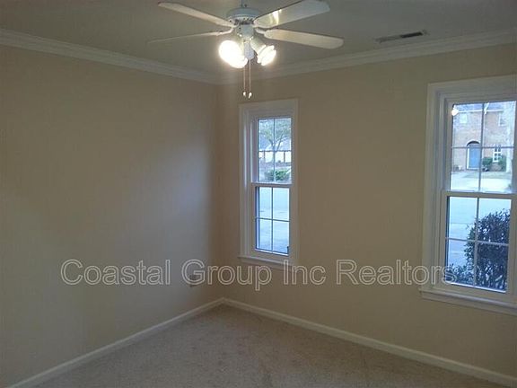 5th image of 941 Sir Wilfred Cir