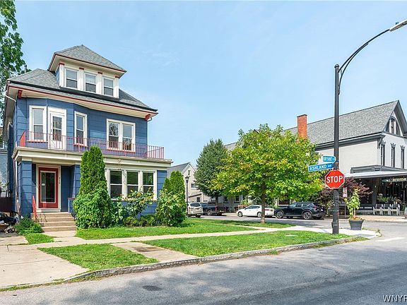 2nd image of 319 Bryant St