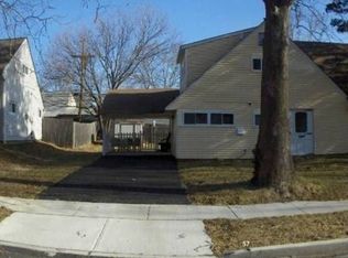 56 Inland Rd, Levittown, PA 19057