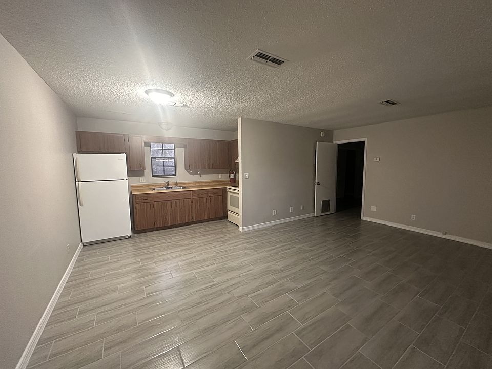 1st image of 2227 S Pine Ave #1