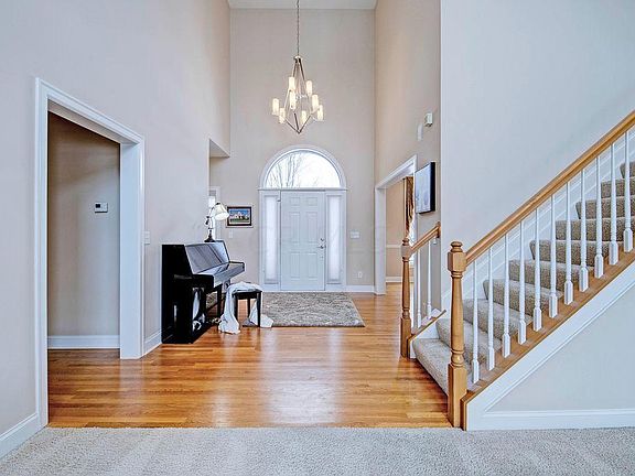 3rd image of 6064 Trafalgar Ln
