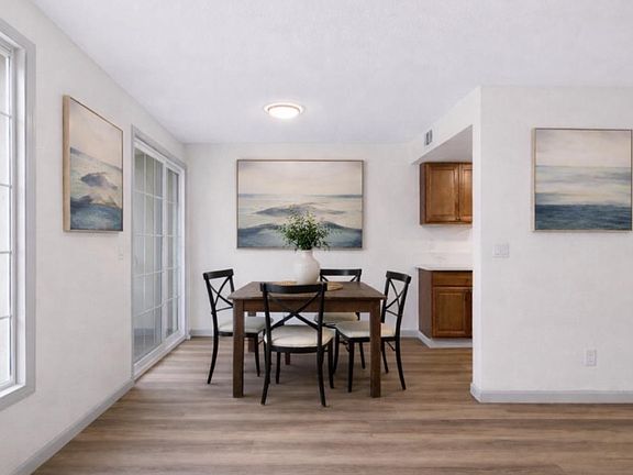 5th image of 786 Simpson Pl
