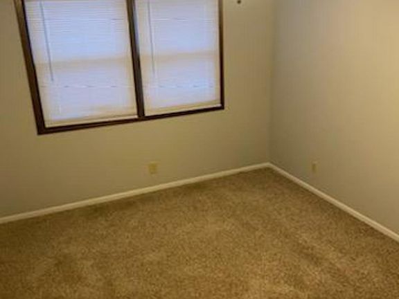 4th image of 1071 NW Greenwood St #1071