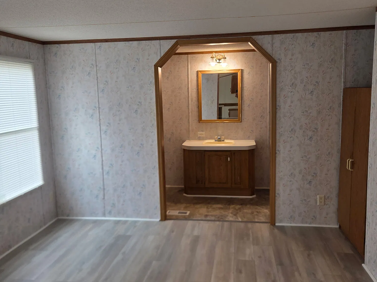 3 bed, 1000 sqft, $2,000 — Photo 4
