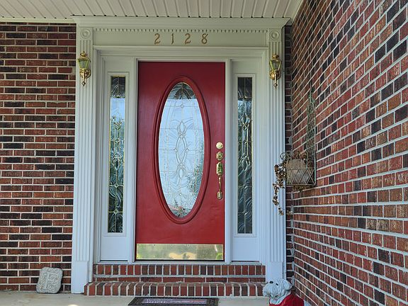 2nd image of 2128 Chesterfield Dr