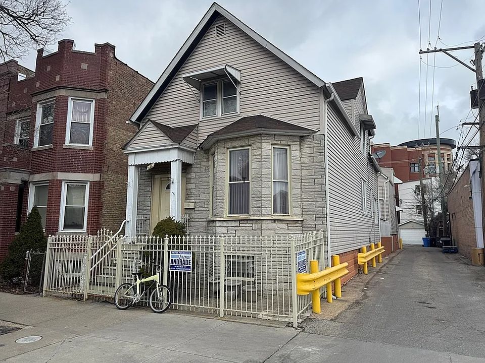 1st image of 2814 W Fletcher St #1R