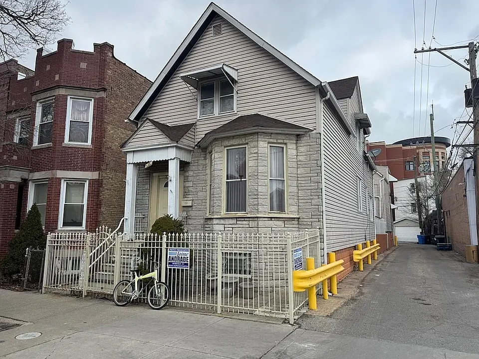2814 W Fletcher St