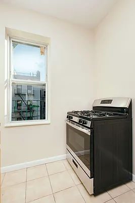 Rented by Nooklyn NYC LLC | media 53