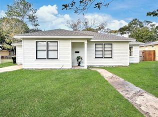3213 12th St, Bay City, TX 77414