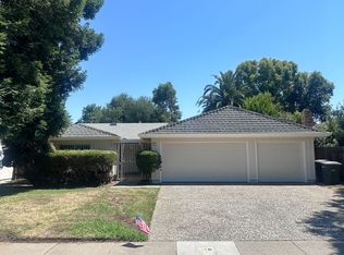 8170 La Riviera Dr, Sacramento, CA 95826