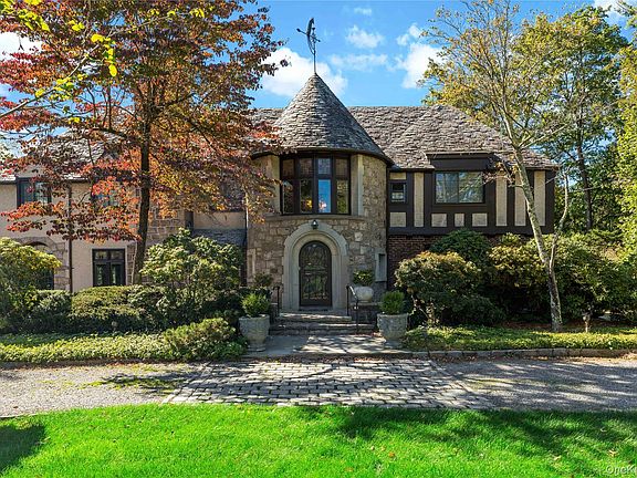 2nd image of 66 Mamaroneck Road